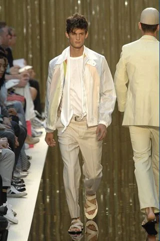 Look 16